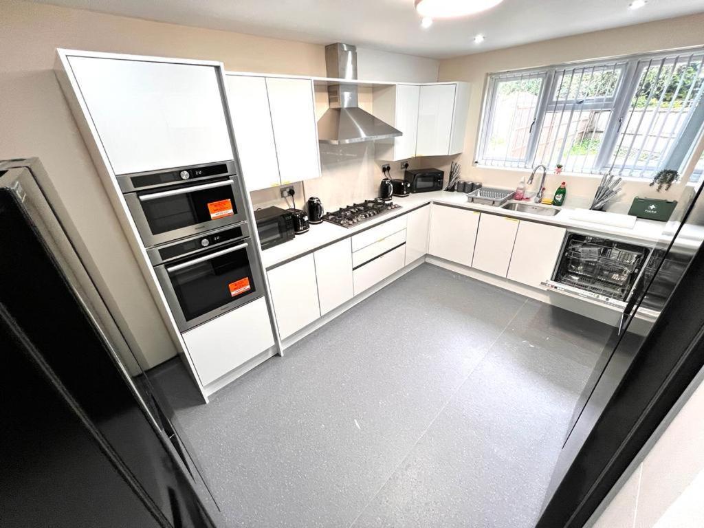 Nines Of Elegance At Castle Road Apartment Birmingham Bagian luar foto