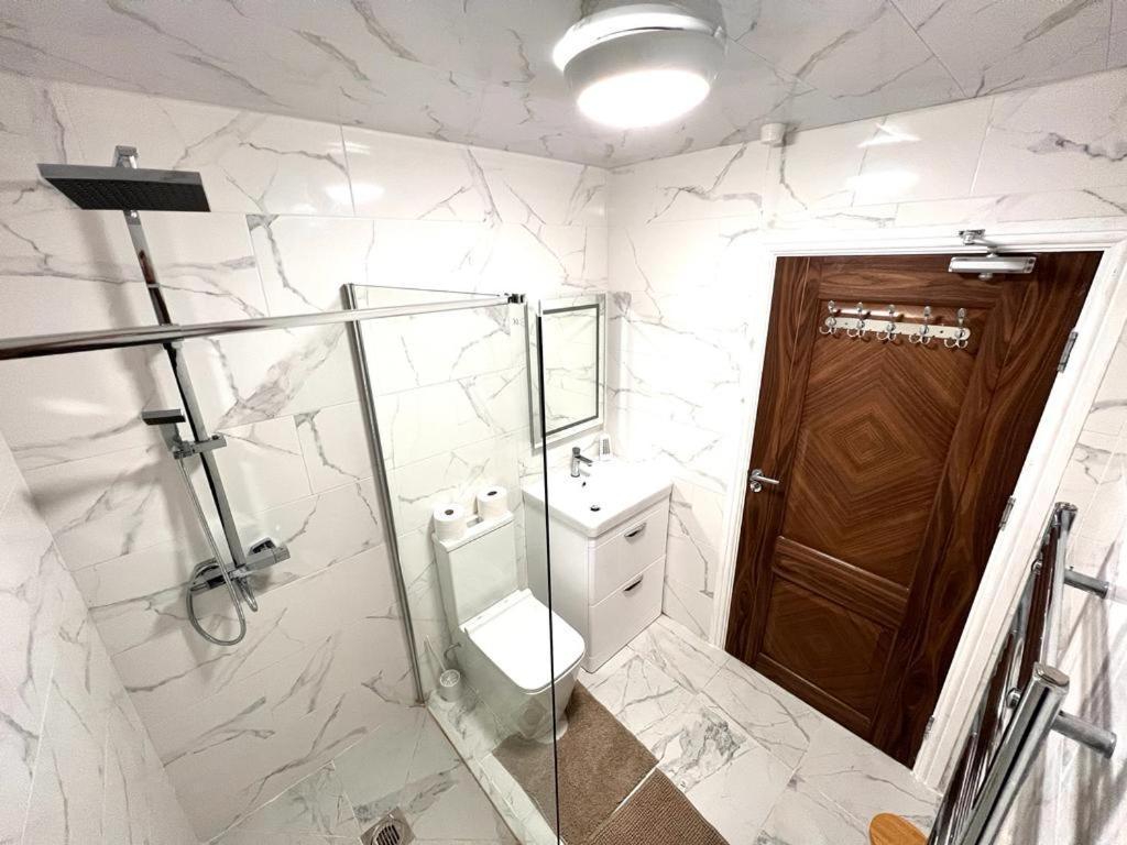 Nines Of Elegance At Castle Road Apartment Birmingham Bagian luar foto