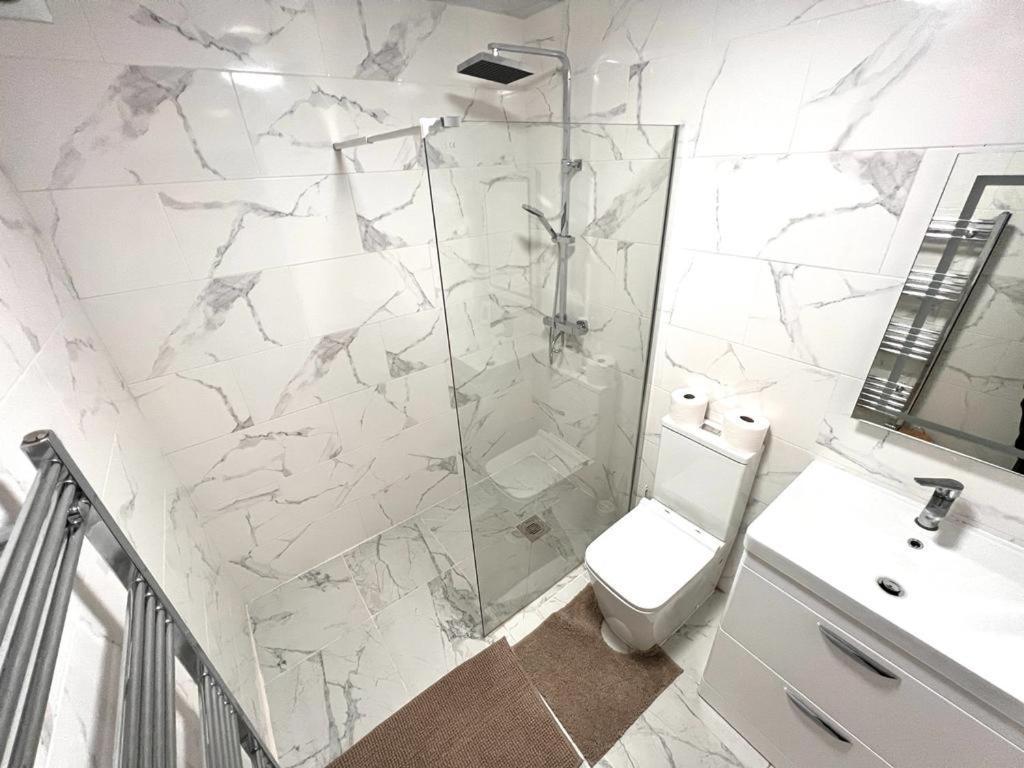Nines Of Elegance At Castle Road Apartment Birmingham Bagian luar foto