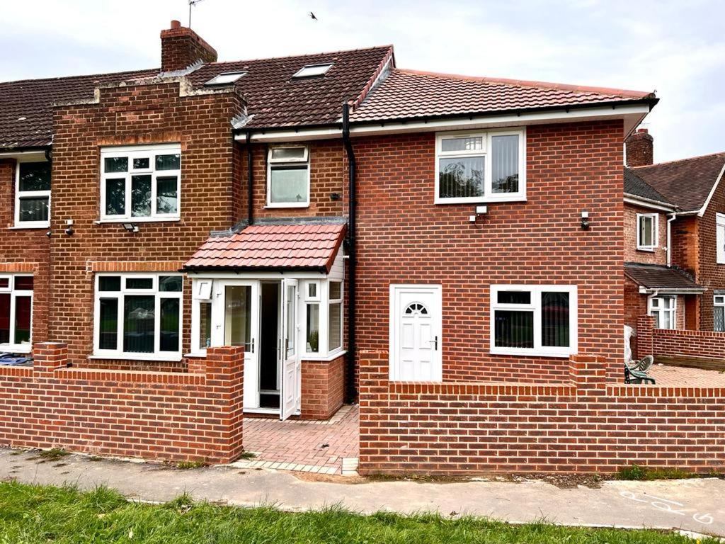 Nines Of Elegance At Castle Road Apartment Birmingham Bagian luar foto