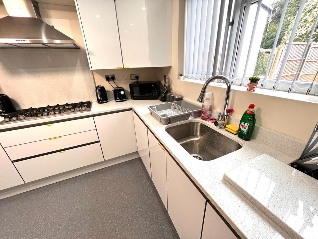Nines Of Elegance At Castle Road Apartment Birmingham Bagian luar foto